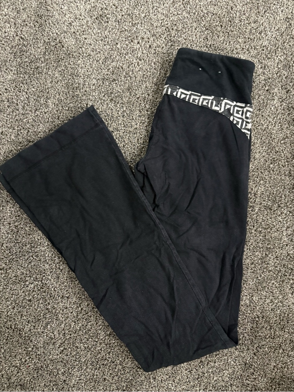 SO Black Yoga Leggings with Geometric Waistband